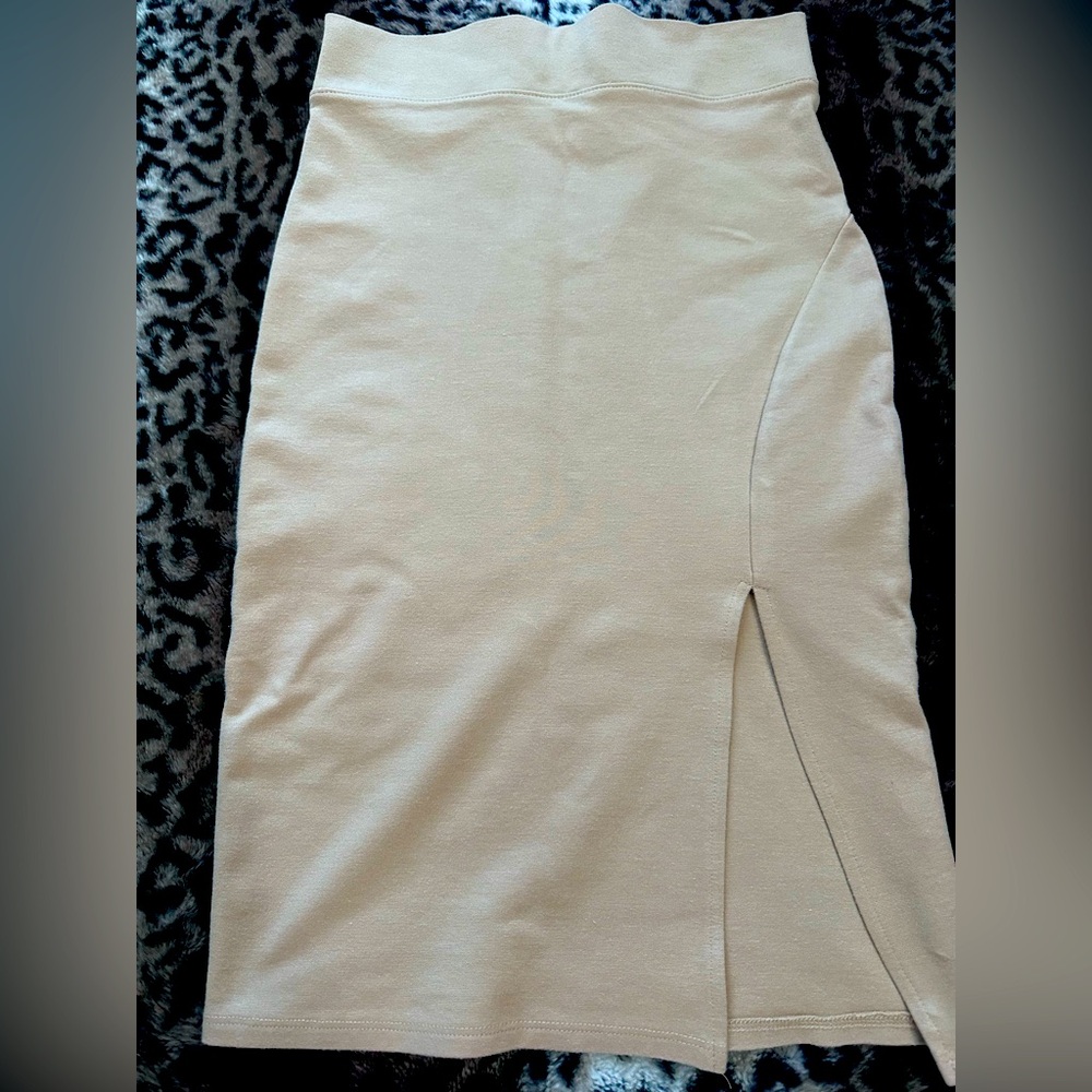 H&M Tan Pencil Skirt w/Side Slit  SzM